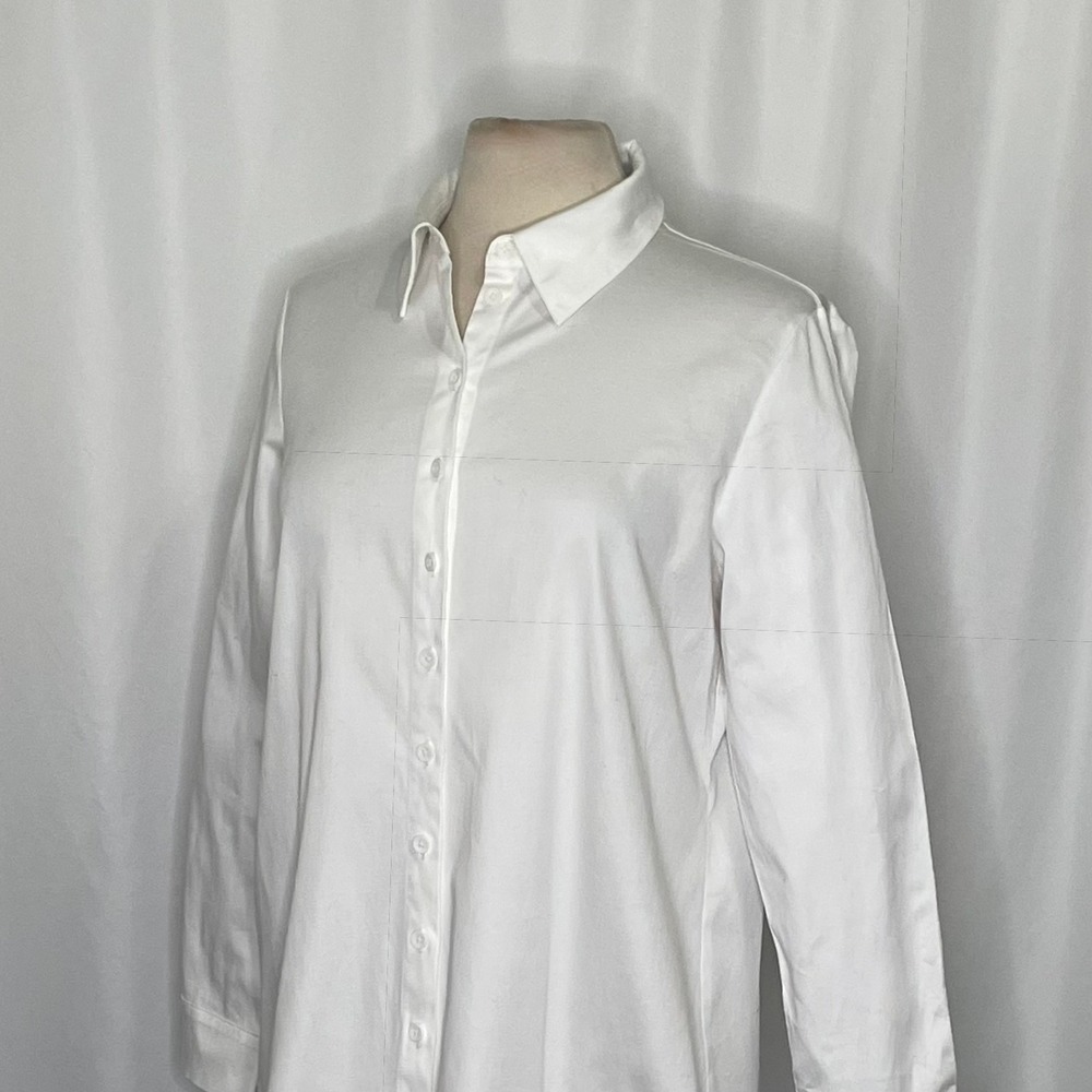 Alice + Olivia Classics Solid White Buttondown Sh… - image 6